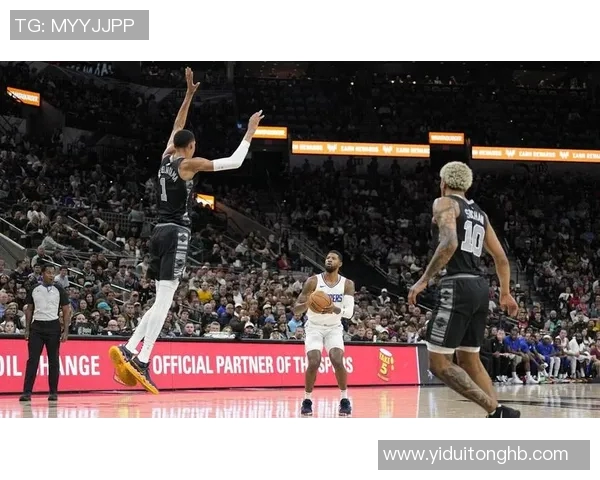 2015年NBA常规赛精彩对决马刺队与快船队的激烈较量回顾