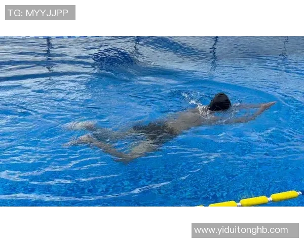 蛙泳运动员的训练秘诀与竞技表现全面剖析 蛙泳运动员的训练秘诀与竞技表现全面剖析